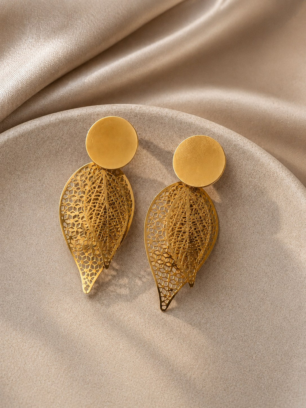 Mesh Leaf Lace Gold Earrings